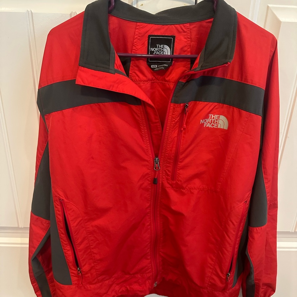 The North Face Men's Medium Amp Hybrid TNF Apex Softshell AGXB